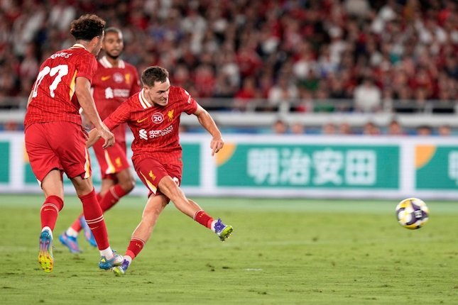 Florian Wirtz mencetak gol dalam laga pramusim Yokohama F. Marinos vs Liverpool, Rabu (30/7/2025). (c) AP Photo/Eugene Hoshiko