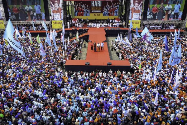 Hari Buruh 2025: Massa Mulai Penuhi Kawasan Monumen Nasional