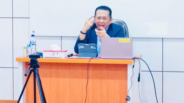 Bamsoet Bicara soal Pentingnya Keseimbangan Demokrasi & Hukum