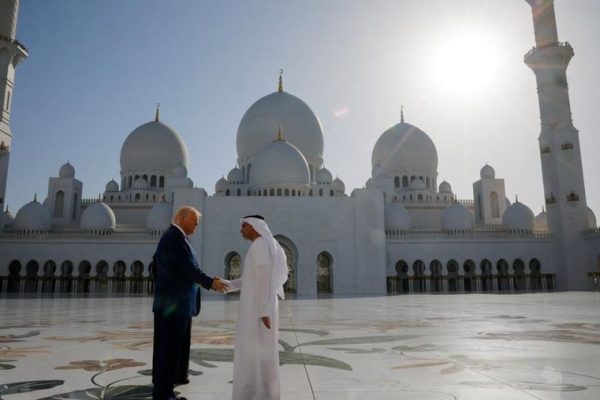 Trump Kian Mesra dengan Geng Arab, Cara Ampuh AS Kuasai Dunia?