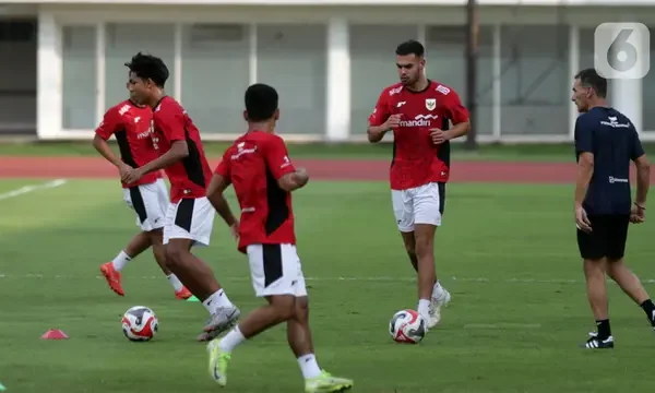 Pelatih Vietnam Sebut Timnas Indonesia Favorit Juara Piala AFF U-23 2025, Gerald Vanenburg Pilih Fokus Persiapan Tim