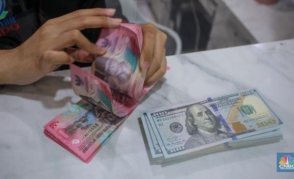 Rupiah Dibuka Melemah, Dolar AS Jadi Rp16.250